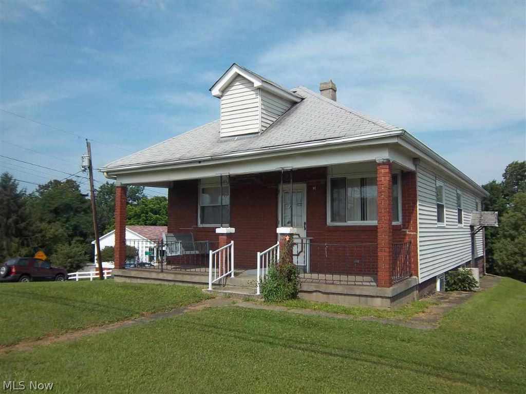 E-Z ONE LEVEL LIVING! 2 BR ranch home located in Follansbee. Attractive features include a 1st floor laundry off the equipped, eat-in kitchen and a large 2 car garage. Don't miss this great buy!