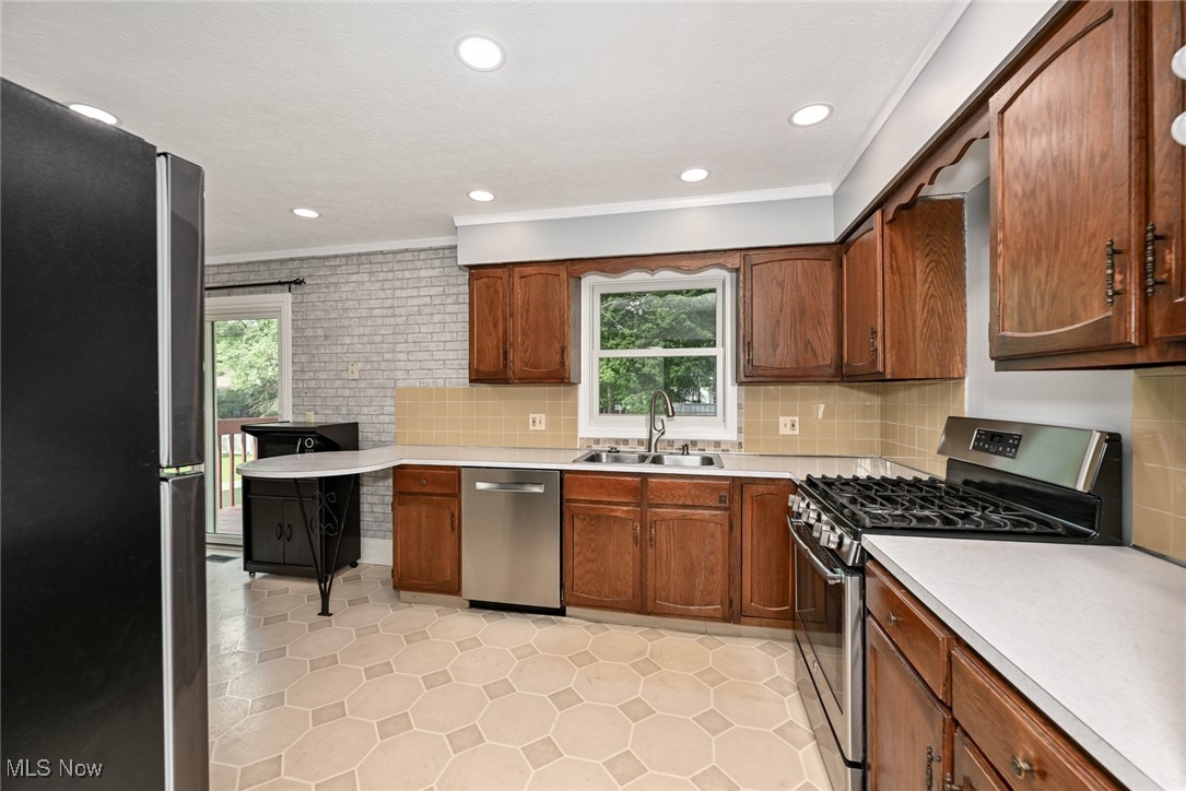 3428 Hiwood Avenue, Stow, Ohio image 26