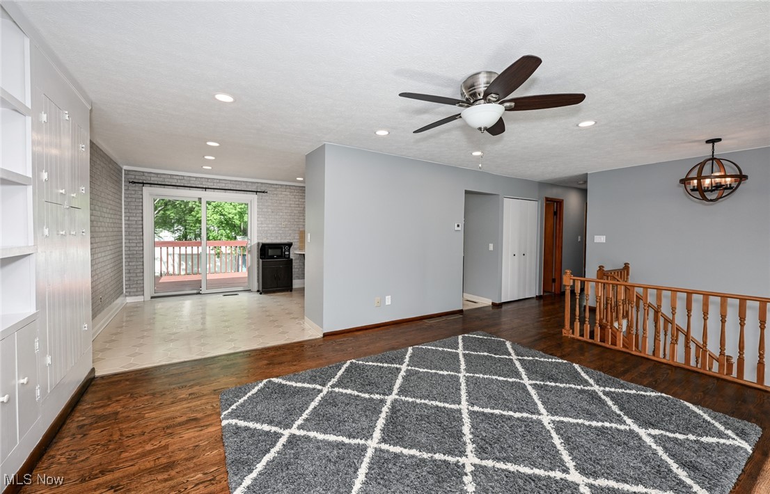 3428 Hiwood Avenue, Stow, Ohio image 19