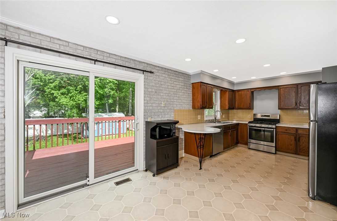 3428 Hiwood Avenue, Stow, Ohio image 23