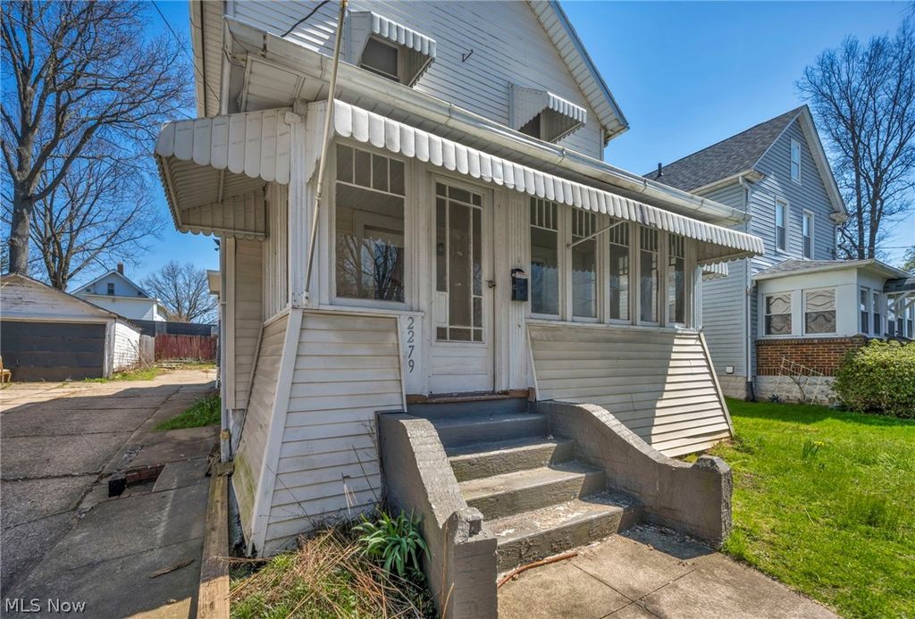 Photo of 2279 SW 13th Street SW, Akron, OH 44314 (MLS # 5200914)