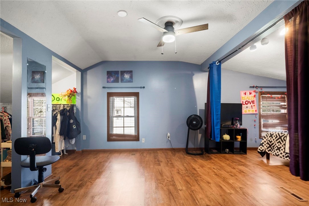 215 N Ridge Road, Lorain, Ohio image 24