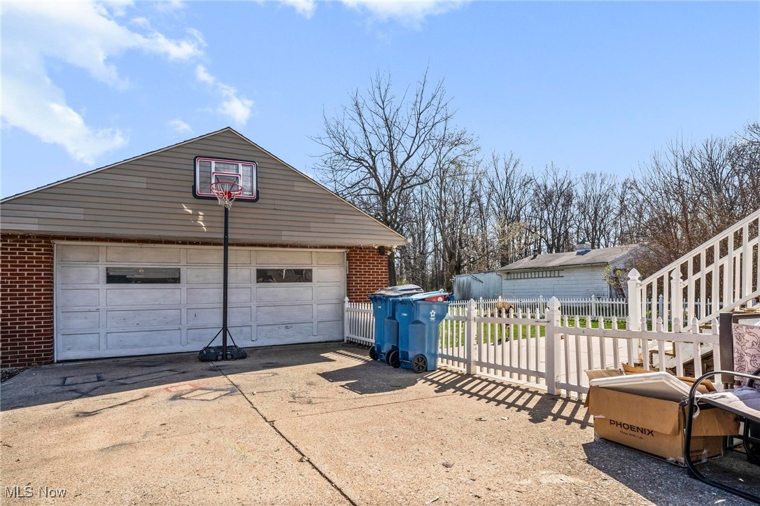 215 N Ridge Road, Lorain, Ohio image 31