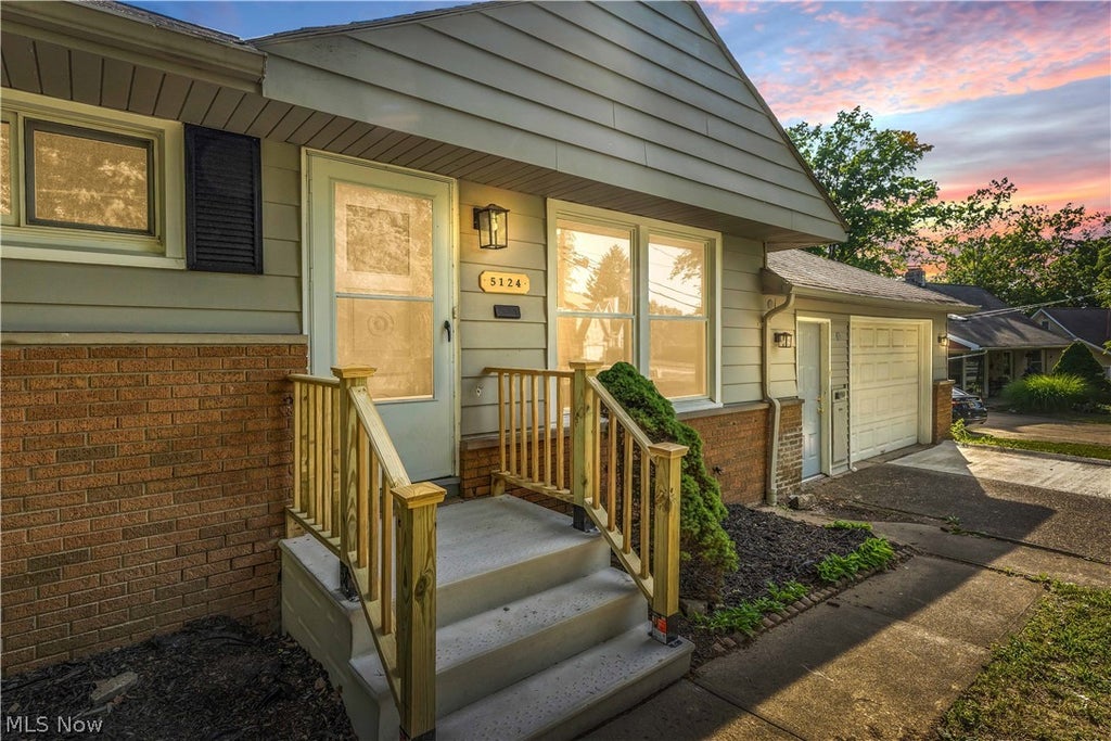 Photo of 5124 Donovan Drive, Garfield Heights, OH 44125 (MLS # 5218686)