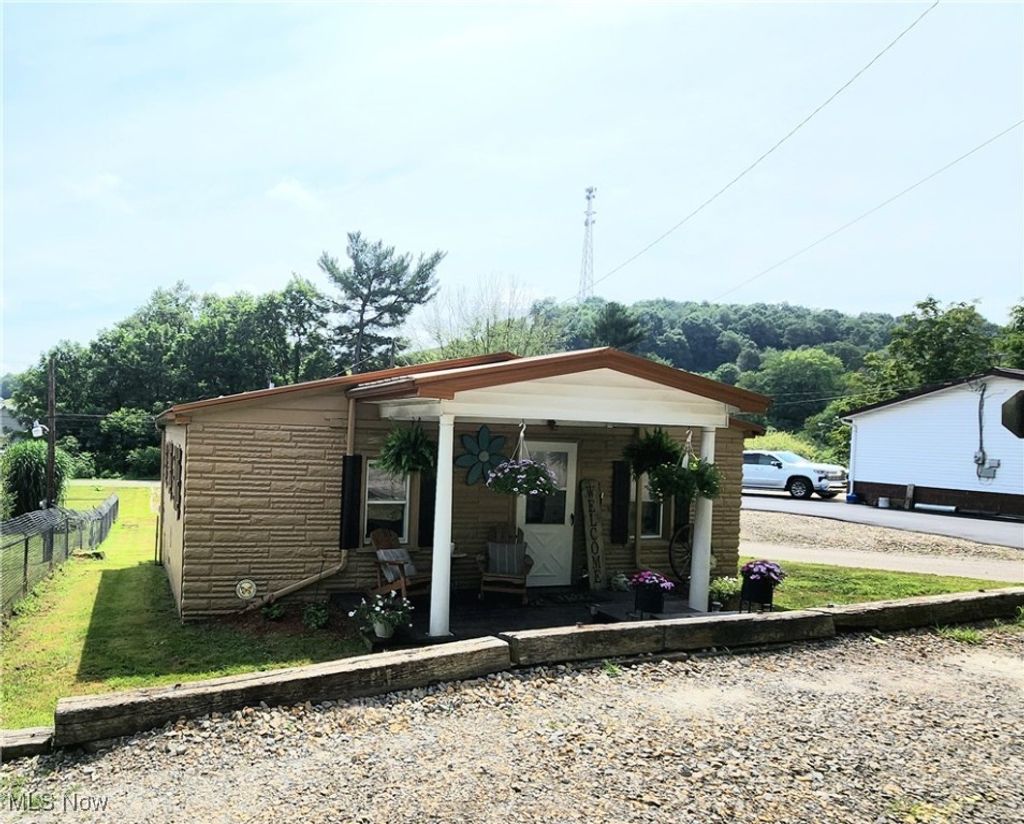 Photo of 315 Euclid Avenue, Jewett, OH 43986 (MLS # 5182434)