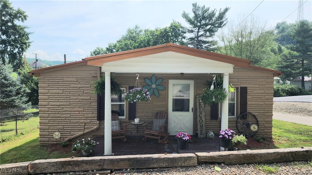 Photo of 315 Euclid Avenue, Jewett, OH 43986 (MLS # 5182434)