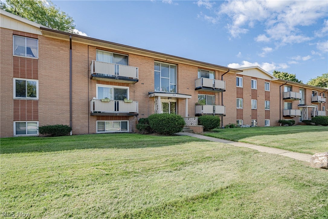 22051 River Oaks Drive B11