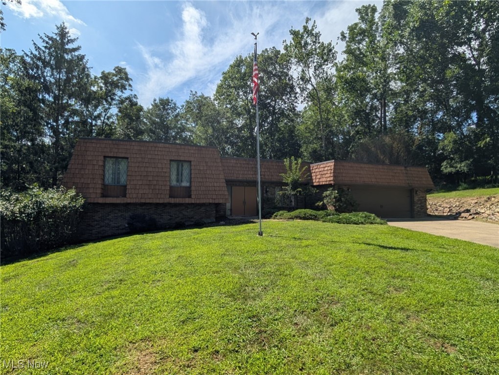 Welcome to this beautiful tri-level home nestled in the desirable Stonehenge Subdivision. Set on a picturesque 1.07-acre lot, this solidly constructed home offers over 2,684 sq ft of living space across 7 generously sized rooms.
Featuring 3 bedrooms, 3 full bathrooms, and an attached garage, this home offers both comfort and convenience. Enjoy cozy evenings by the fireplace and take advantage of the flexible layout that offers plenty of room to grow, entertain, or simply relax.
Don’t miss the opportunity to make this spacious home your own. Schedule a showing today and discover the potential that awaits!