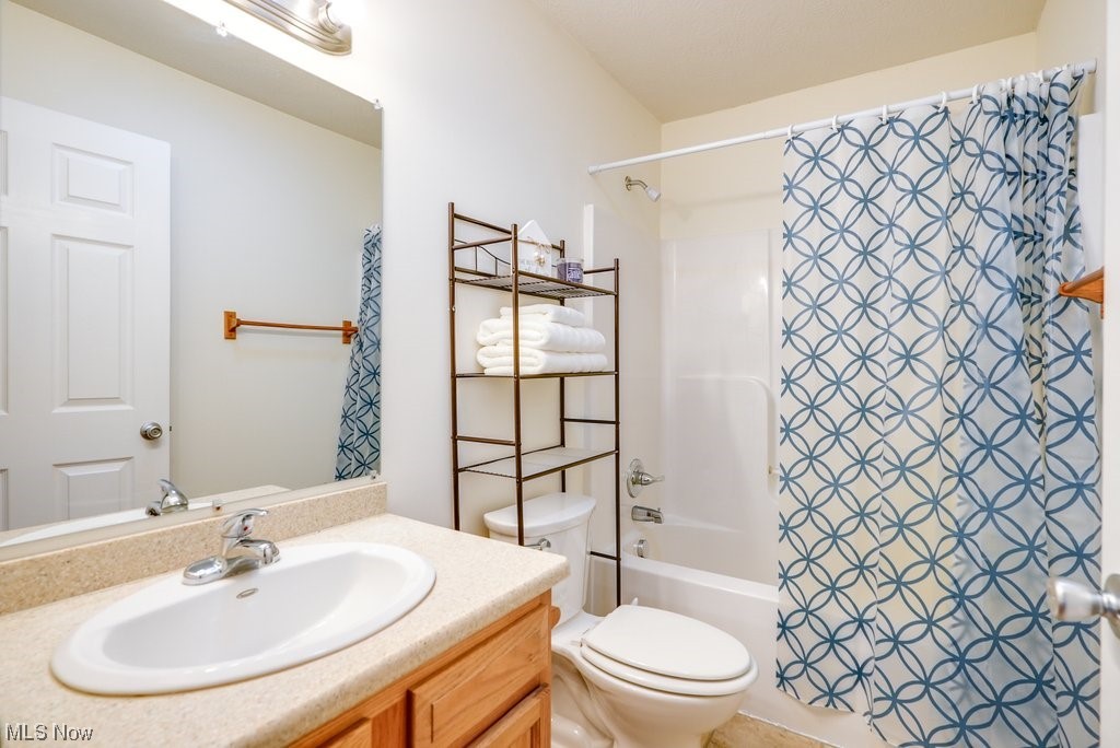 Waterford Pointe/Pleasant Lakes - Residential