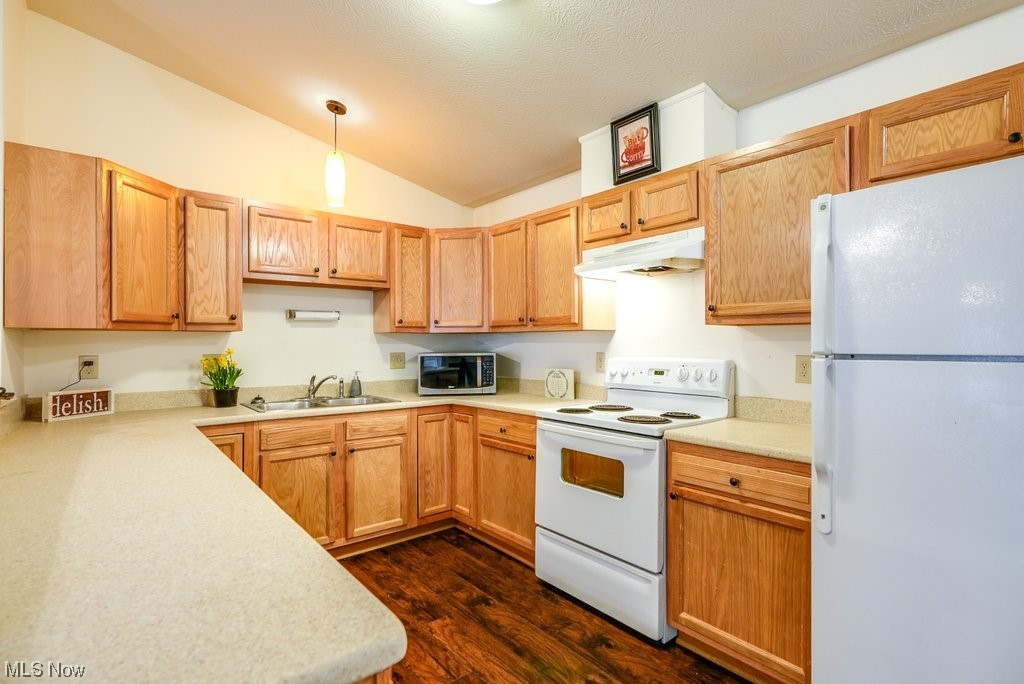 Waterford Pointe/Pleasant Lakes - Residential
