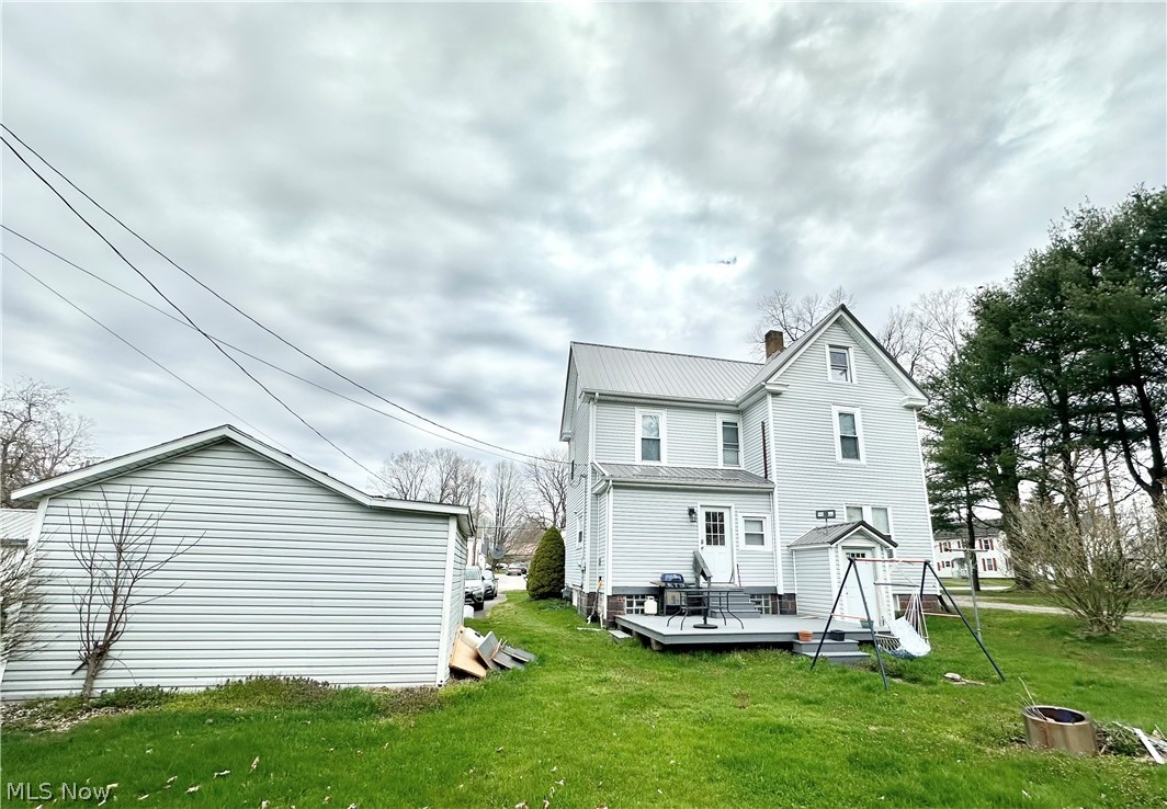 Main image without alt text