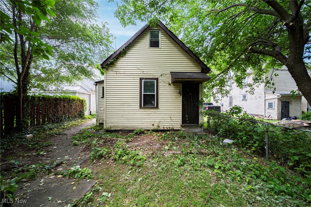 991 Ida Avenue