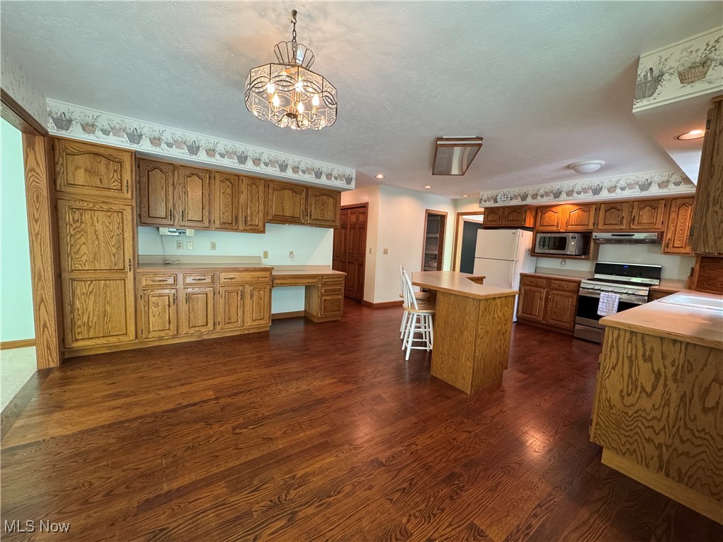 11185 Brentwood Lane, Chardon, Ohio image 9