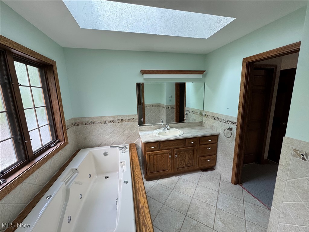 11185 Brentwood Lane, Chardon, Ohio image 30