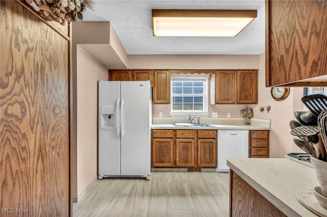 5921 Eastview Avenue, North Ridgeville, Ohio image 10