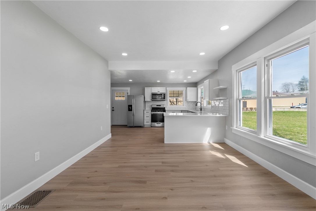 Village/Navarre - Residential