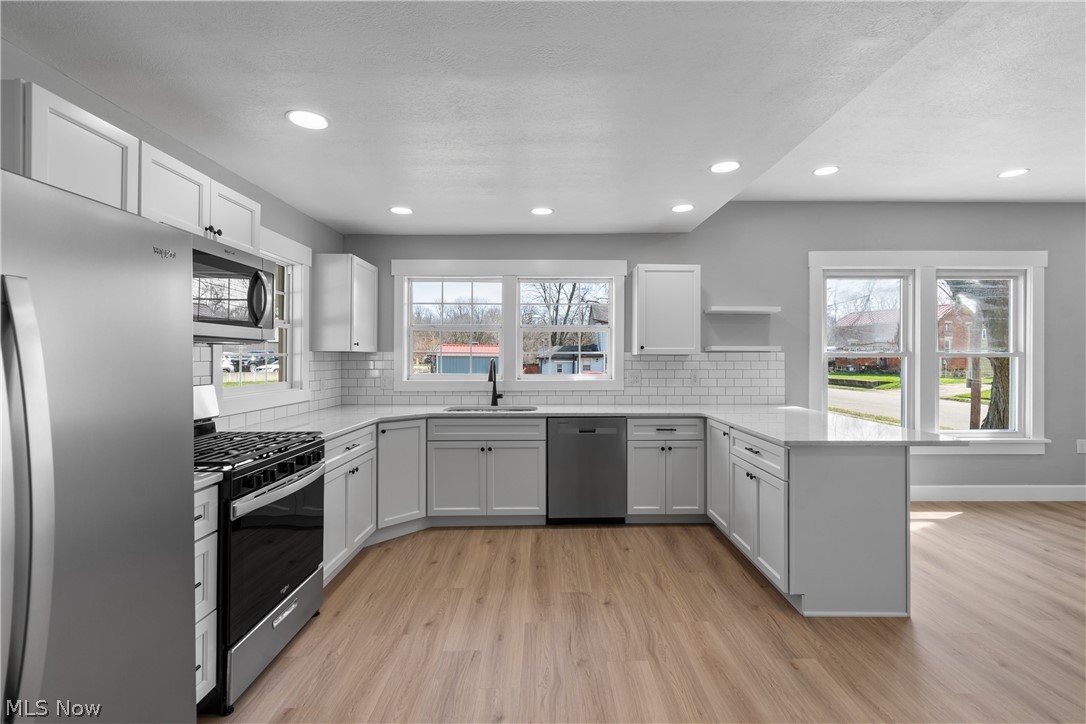 Village/Navarre - Residential