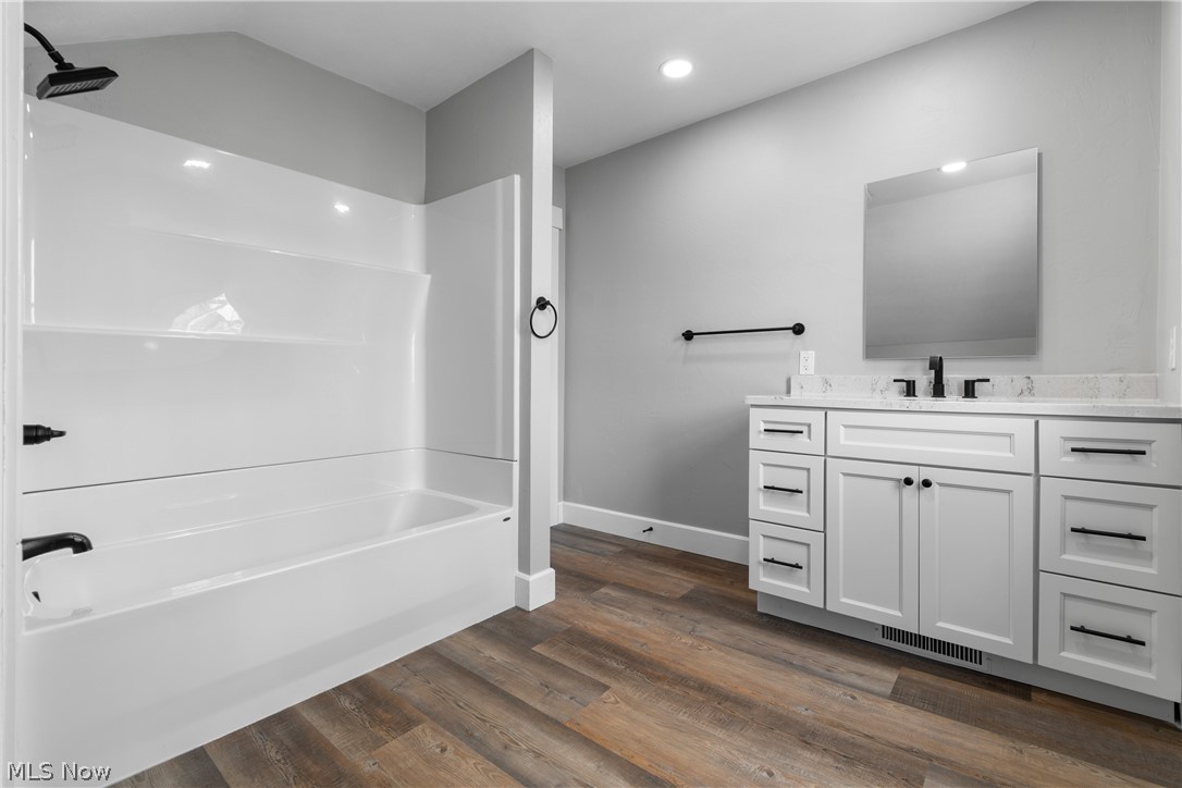 Village/Navarre - Residential