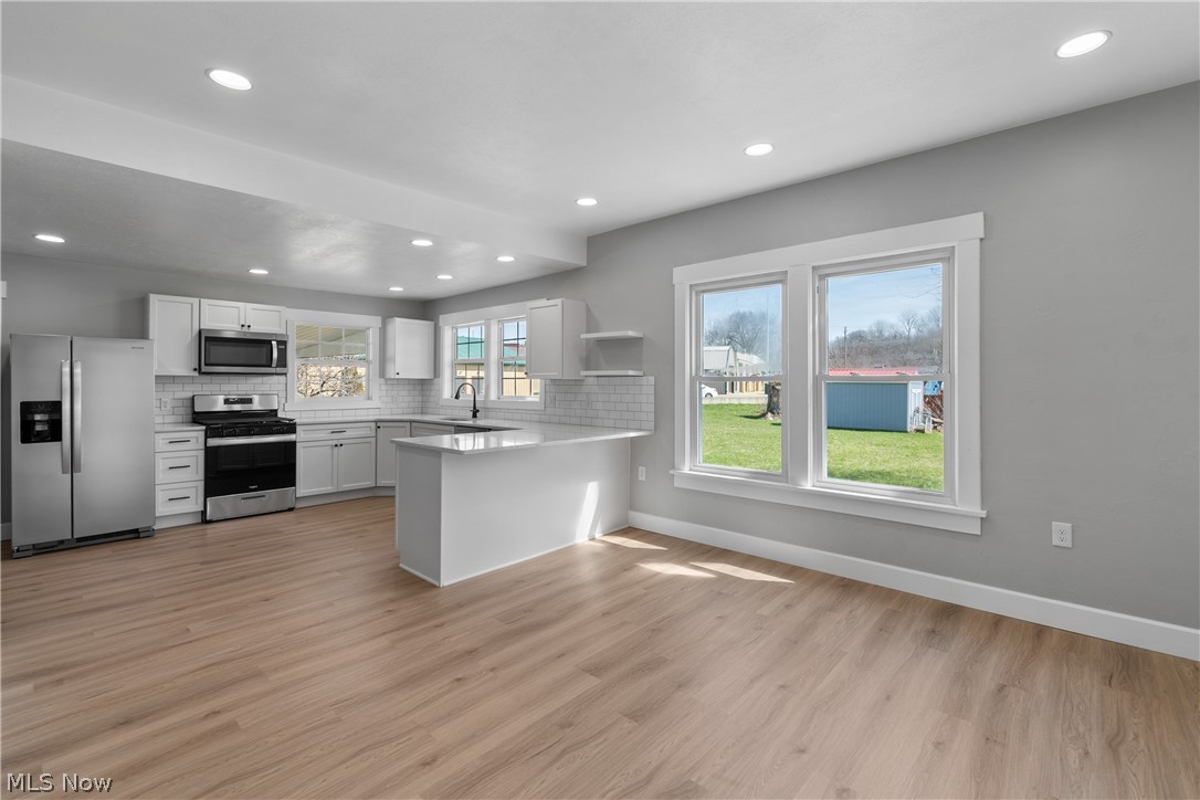 Village/Navarre - Residential