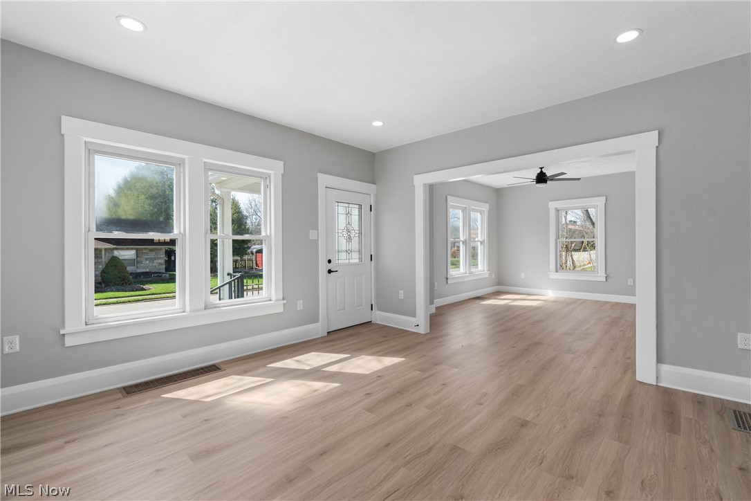 Village/Navarre - Residential