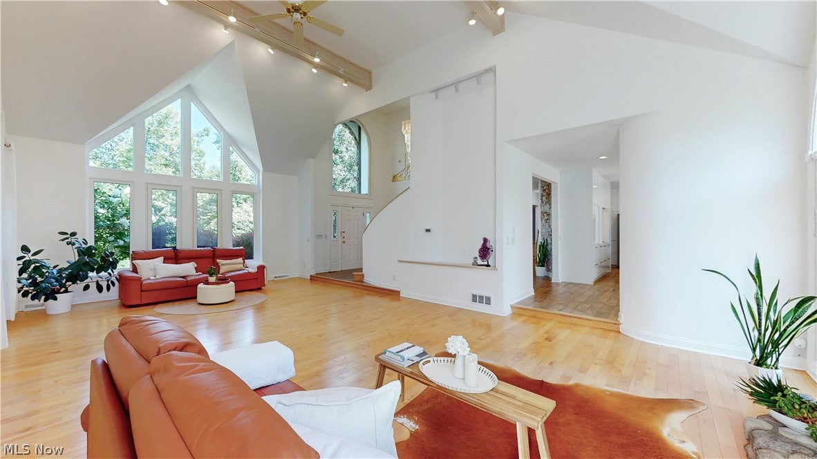 7380 Rollingbrook Trail