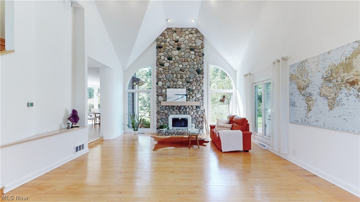 7380 Rollingbrook Trail