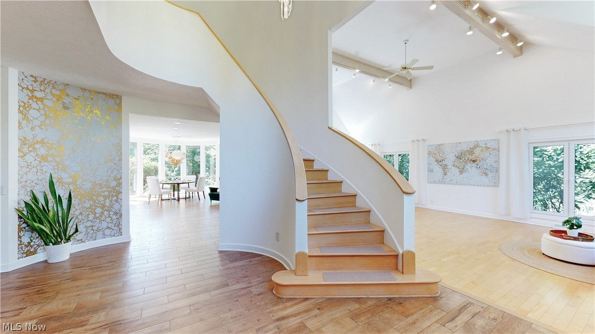 7380 Rollingbrook Trail