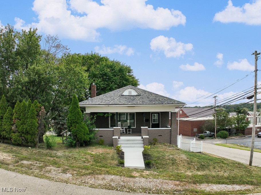 Unbelievable Opportunity! This one-of-a-kind property offers a spacious and beautifully updated 5-bedroom, 4-full-bath home that’s move-in ready. Whether you're looking for a single-family residence, multi-family setup, blended family space, or a private in-law suite, the possibilities here are truly endless.
Step into the breathtaking open-concept living room, kitchen, and dining area, all under soaring cathedral ceilings. Tastefully decorated with today’s most popular colors and finishes, the home features stunning cabinetry, modern appliances, premium flooring, and sleek countertops—nearly everything has been refreshed.
With three generous lots, a large two-car garage, and a separate shed, there’s room to grow, store, and create. This unique home Don’t miss out—call today for more details or to schedule your private showing