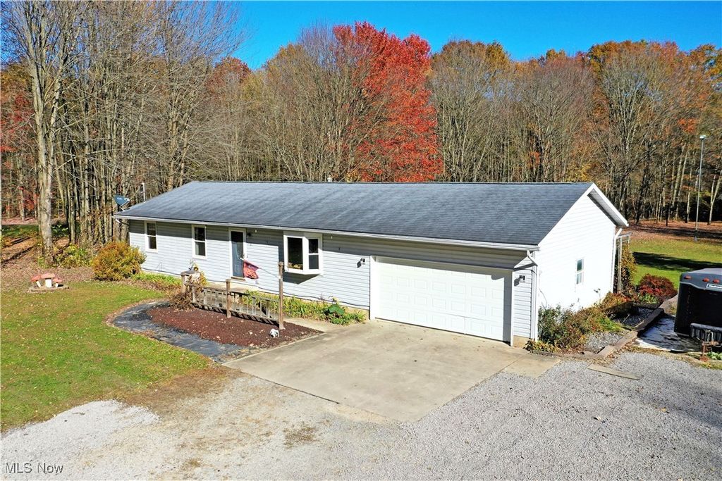 Photo of 5626 Stoddard Hayes Road, Farmdale, OH 44417 (MLS # 5168332)