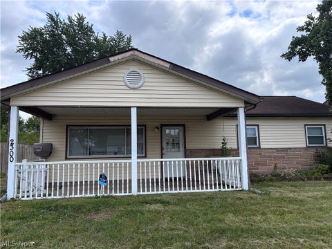 Homes For Sale - 2300 Midway Avenue<br/> Canton, OH 44705