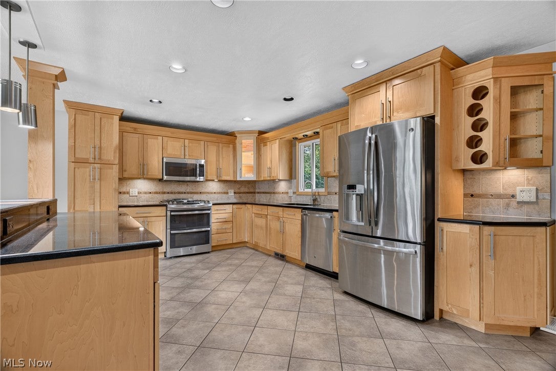6613 Brookside Road
