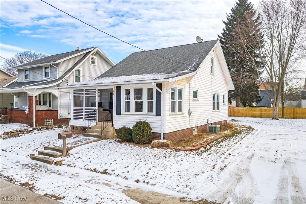 Photo of 230 Superior Street, Louisville, OH 44641 (MLS # 5183553)