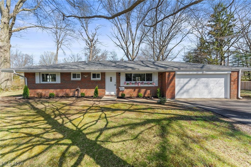 Photo of 7070 Dogwood Lane, Mentor, OH 44060 (MLS # 5199540)