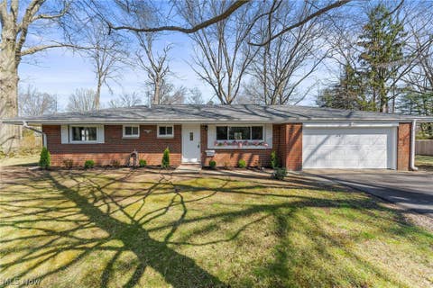 Homes For Sale - 7070 Dogwood Lane<br/> Mentor, OH 44060
