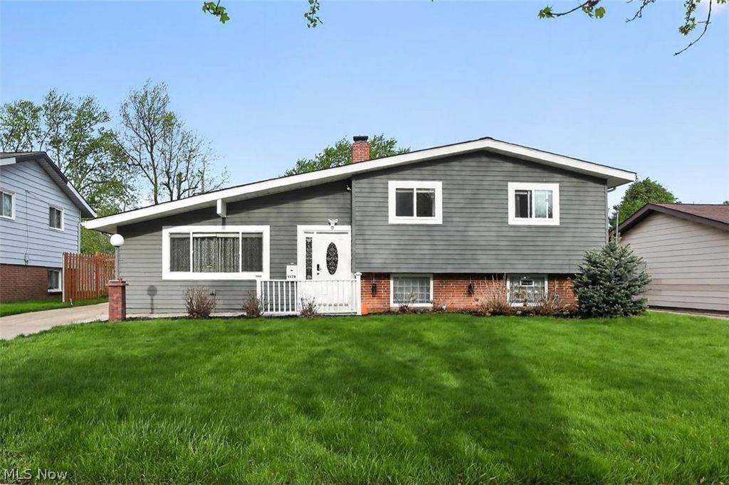 Photo of 1178 Golden Gate Boulevard, Mayfield Heights, OH 44124 (MLS # 5204913)