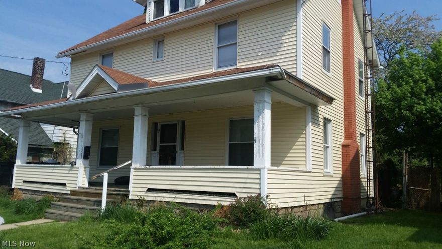 Nice 4 bedroom home, previously a rental. Some repair work on the exterior.