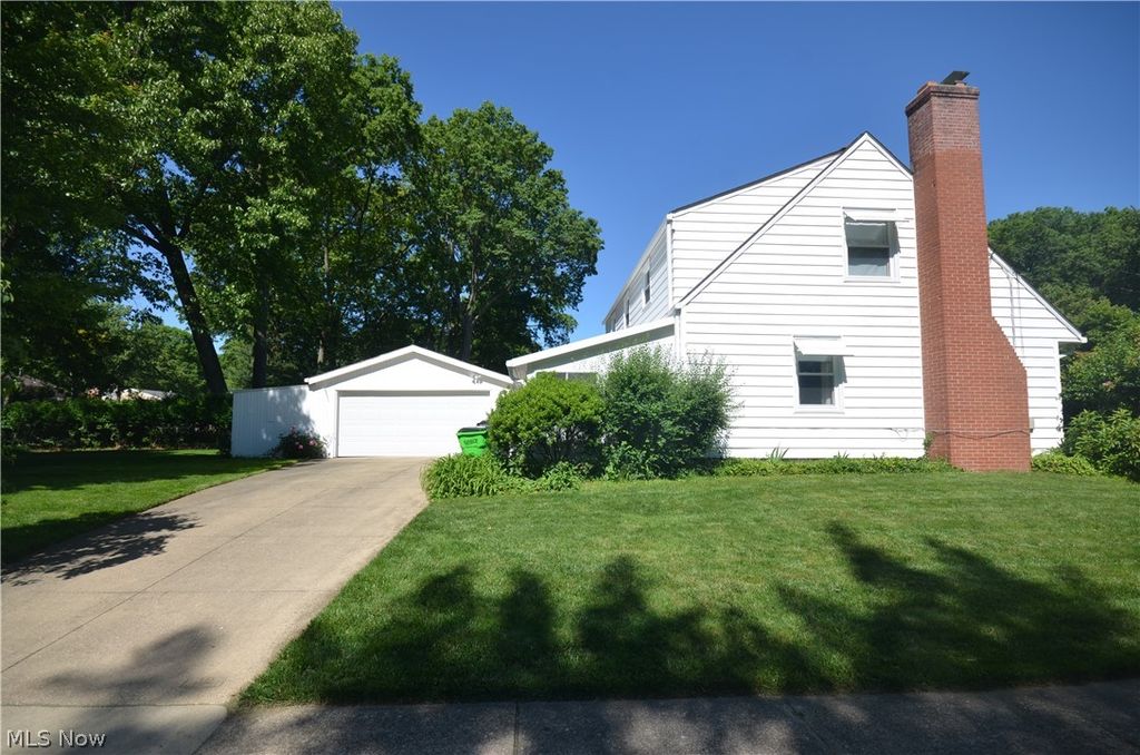 Photo of 159 Pinehurst Road, Munroe Falls, OH 44262 (MLS # 5215160)