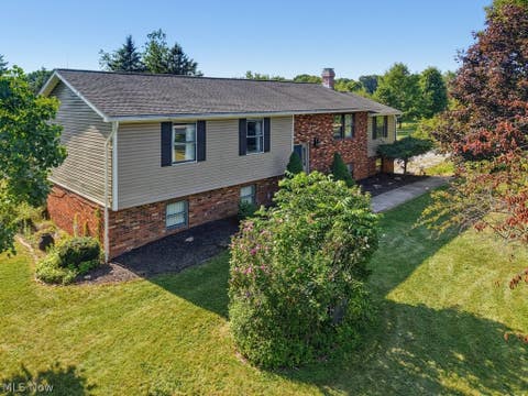 Homes For Sale - 2190 Waterbury Drive<br/> Uniontown, OH 44685