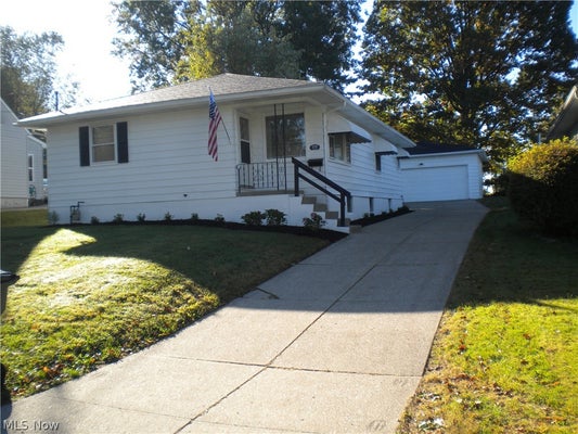 292 E CASSELL AVE, BARBERTON, OH 44203 - Image 274e5c243b0699230b6bb3344a376bf0/2378956232