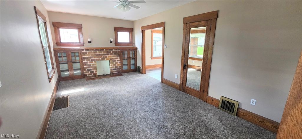 Photo of 1017 Clinton Avenue SW, Canton, OH 44706 (MLS # 5193053)