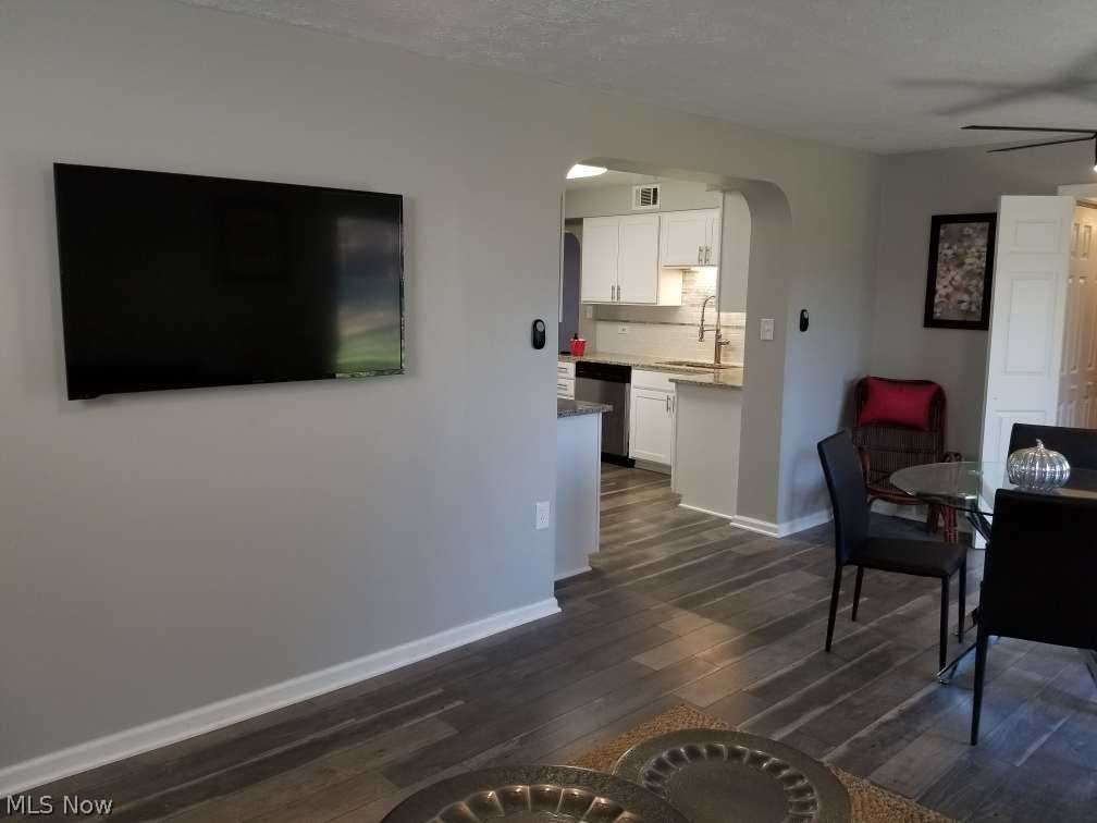 Broadfield Sub/W H Telling - Residential