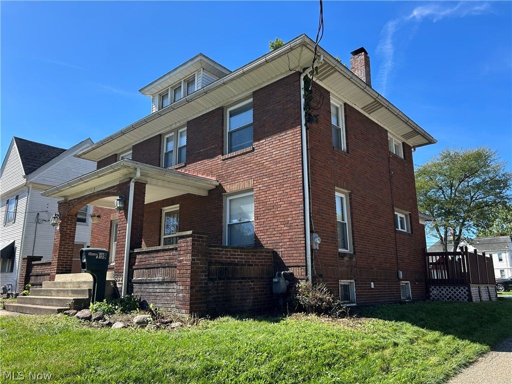 109 Main Street N