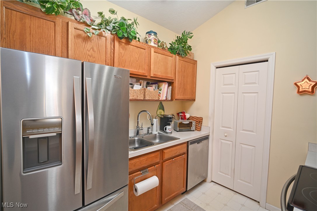 Woodland Chase Eastwood Condo - Residential