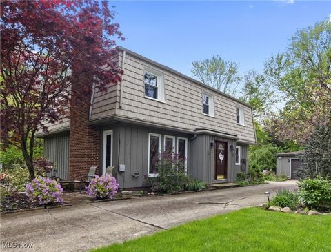 5550 Barton Road, North Olmsted, OH 44070 - #: 5120212