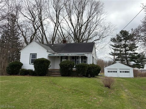Photo of 41345 Griswold Road, Elyria, OH 44035 (MLS # 5210648)