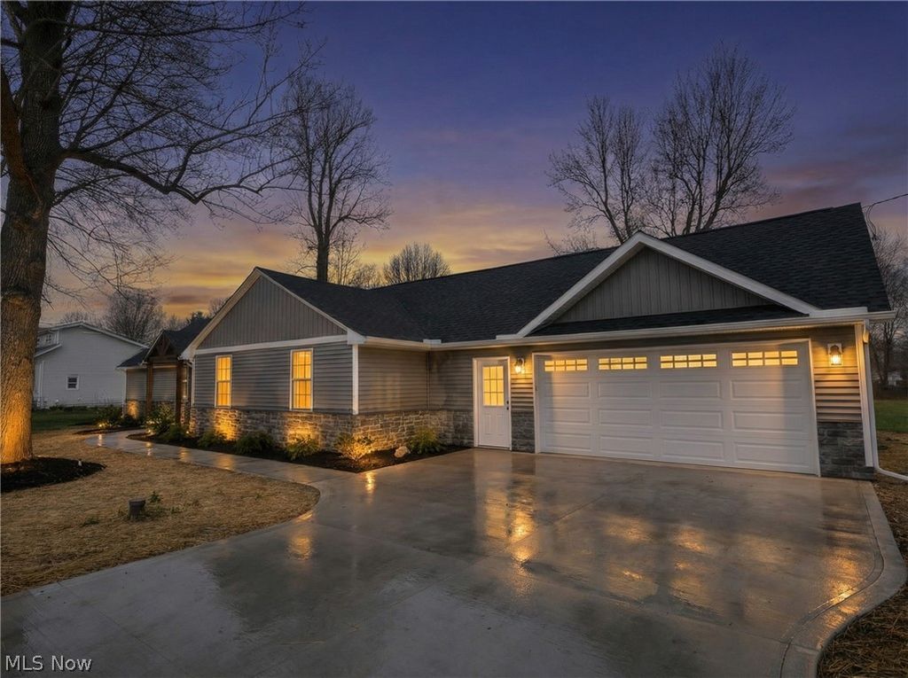 Photo of 16243 Roselawn Drive, Burton, OH 44021 (MLS # 5199248)