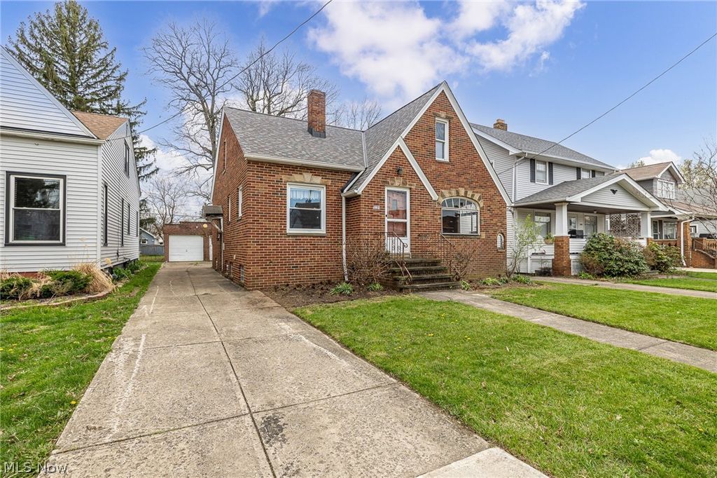 Photo of 3321 Archmere Avenue, Cleveland, OH 44109 (MLS # 5200858)
