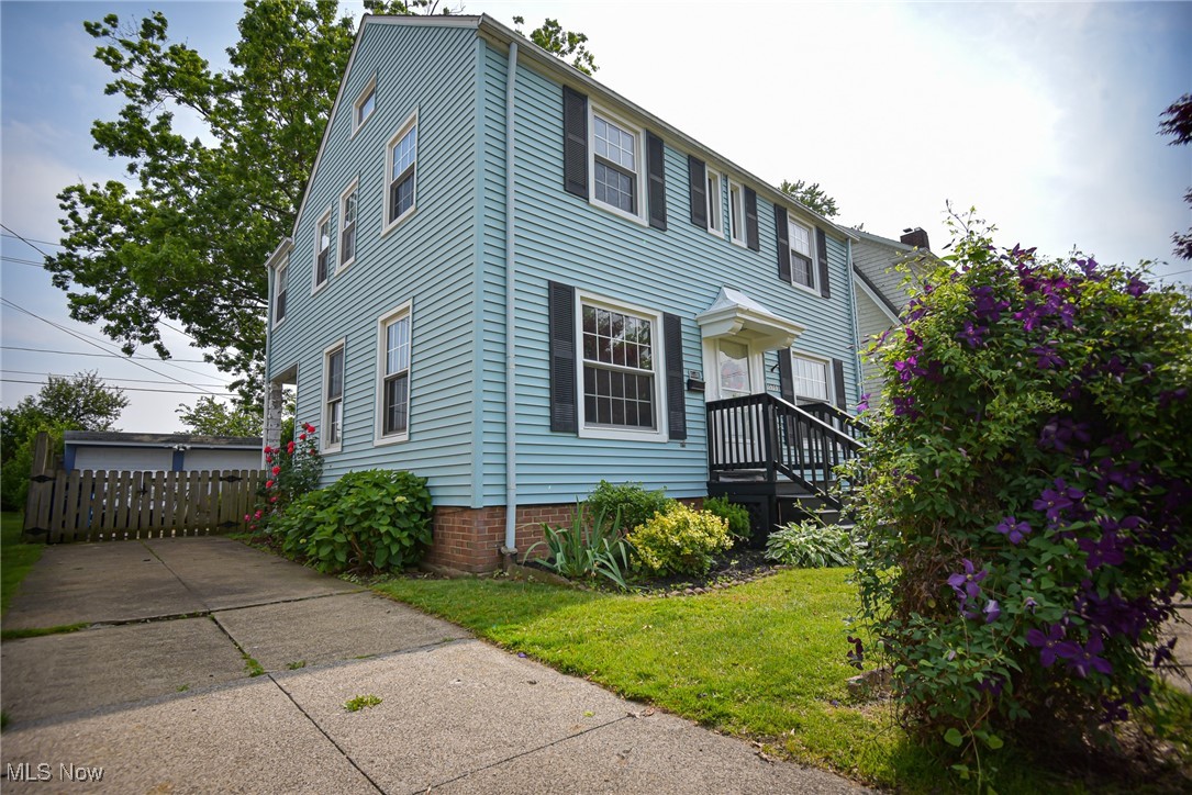 15703 Lakewood Hts. Boulevard