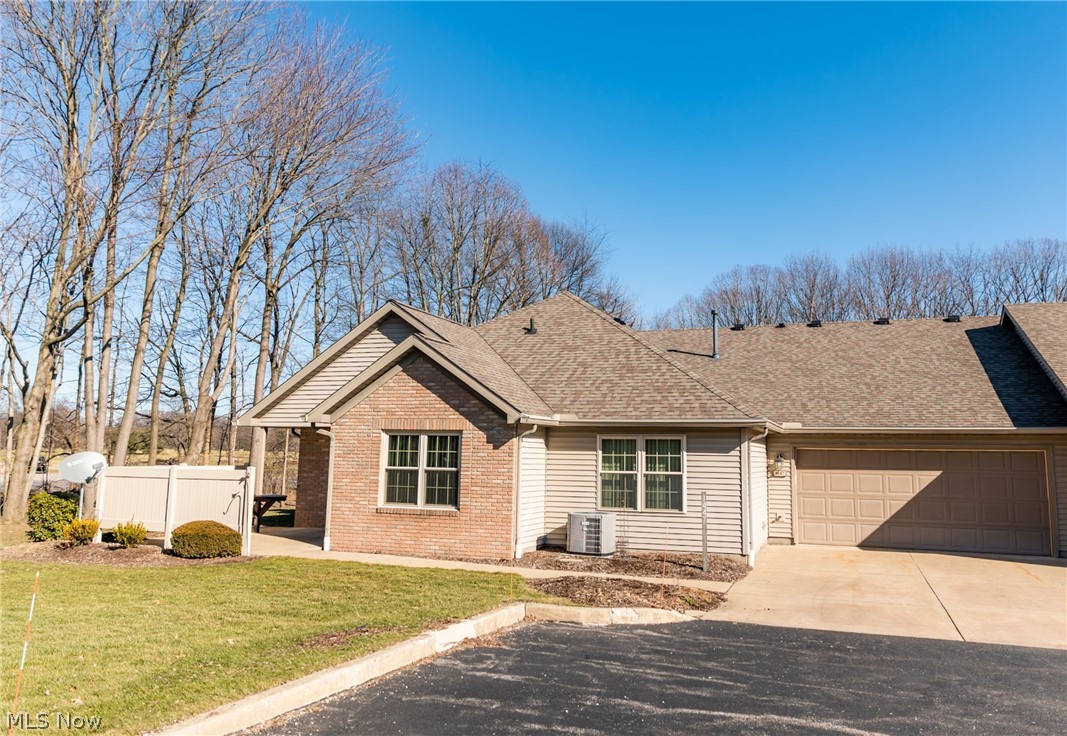 Villas/Buckingham Gate Condo - Residential