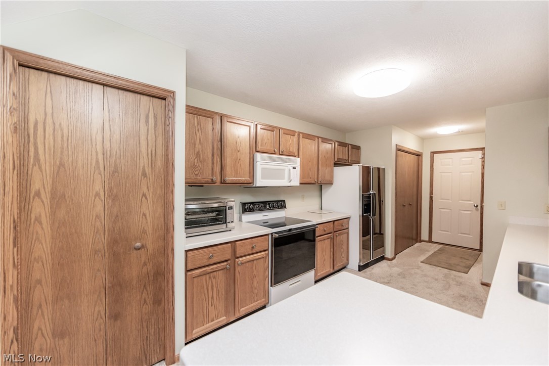 Villas/Buckingham Gate Condo - Residential